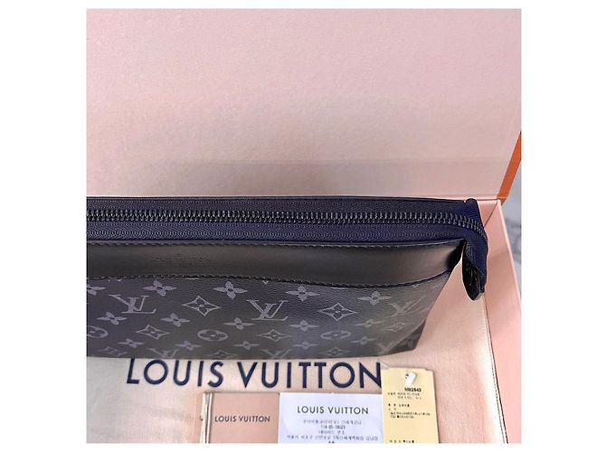 Louis Vuitton Clutch Pochette Voyage Supl Monogram Eclipse Pouch - vue 5