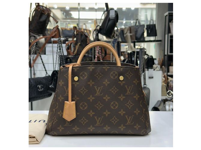 Louis Vuitton Montagne BB Monogram Tote Bag - vista 3