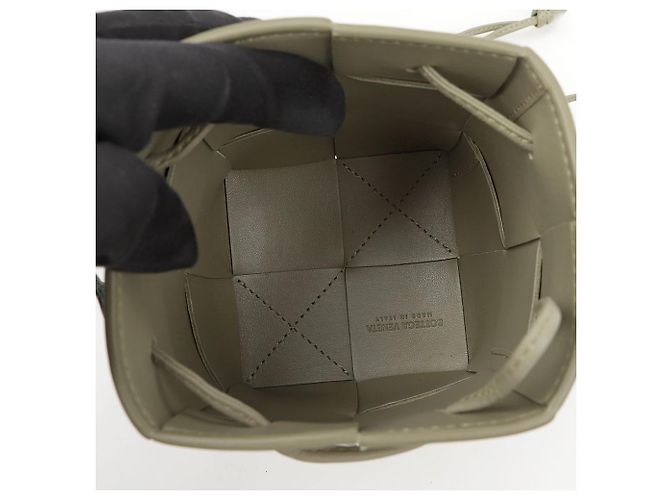 Bottega Veneta Mini Borsa a Secchiello Cassette in Pelle Trevertine - vista 8