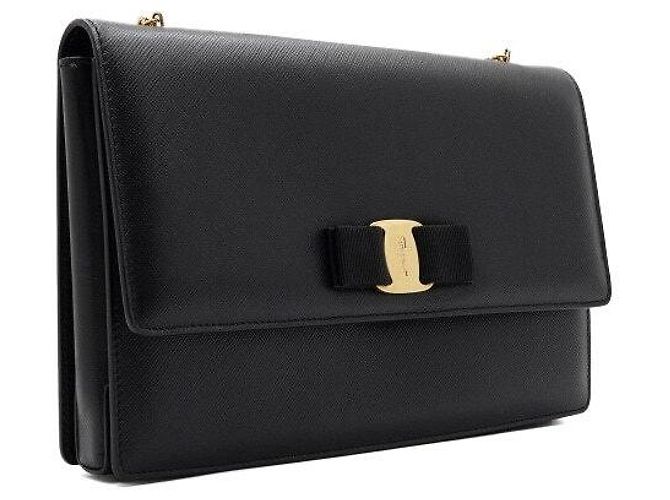 Salvatore Ferragamo Borsa a tracolla GINNY nera con catena dorata - vista 4