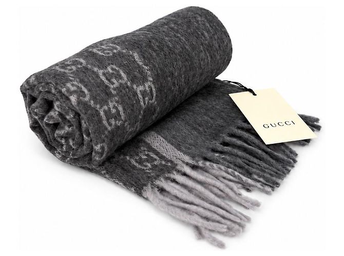 Gucci Monogram Schal aus Kaschmir und Wolle in Anthrazitgrau mit Fransen - Ansicht 6