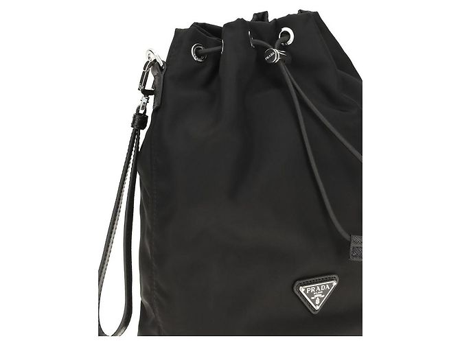 Prada Bucket Bag in Re-Nylon e pelle Saffiano nera - vista 4