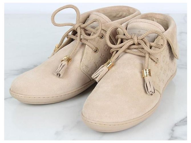 Louis Vuitton Bottines en daim Monogram dorées - vue 6