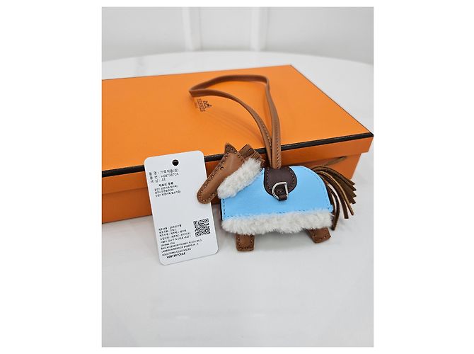Hermès Rodeo Roveo Pluque PM Terre Gold Celeste Ecru - vista 8