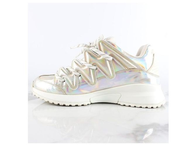 Louis Vuitton Zigzag Sneaker aus Metallic-Leder - Ansicht 8