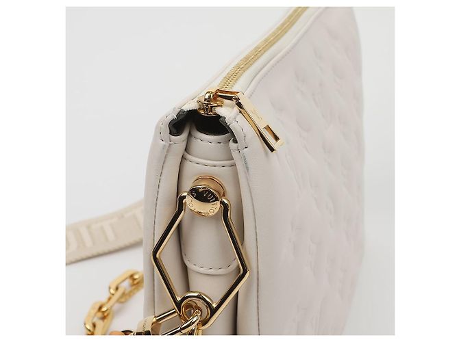 Louis Vuitton Borsa a spalla e clutch Coussin PM White - vista 4