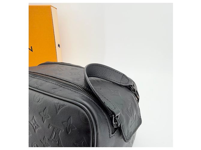 Louis Vuitton Pouch Monogram Shadow Drop Kit - vista 5