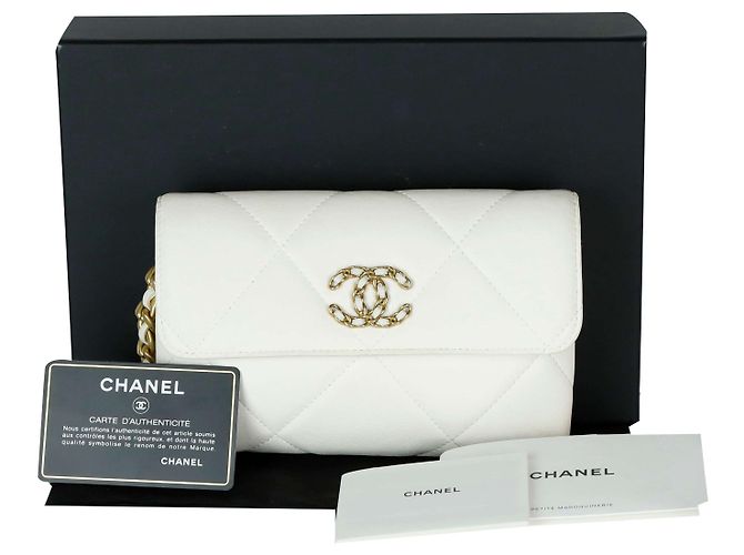 Pochette con tracolla Chanel marrone in pelle - vista 6