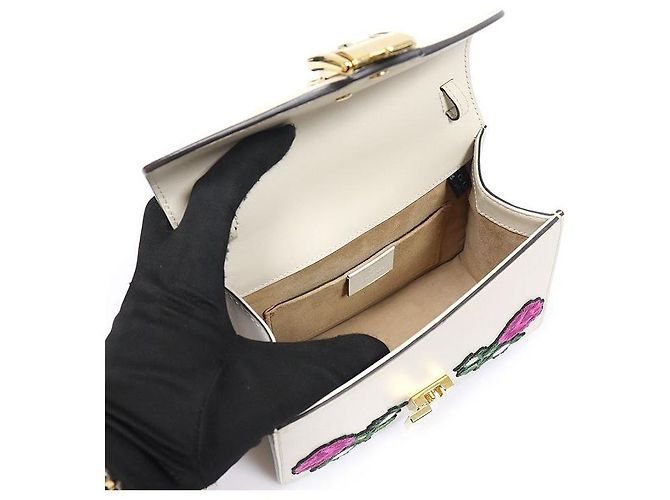 Gucci Mini Top Handle in pelle bianca con ricamo fiore WEB - vista 5