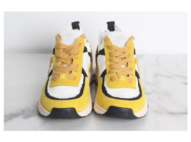 Chanel Strick-Sneaker mit CC-Logo Gelb - Ansicht 3