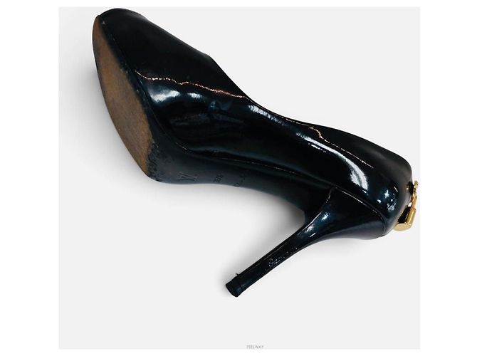 Louis Vuitton Décolleté peep-toe in vernice - vista 7