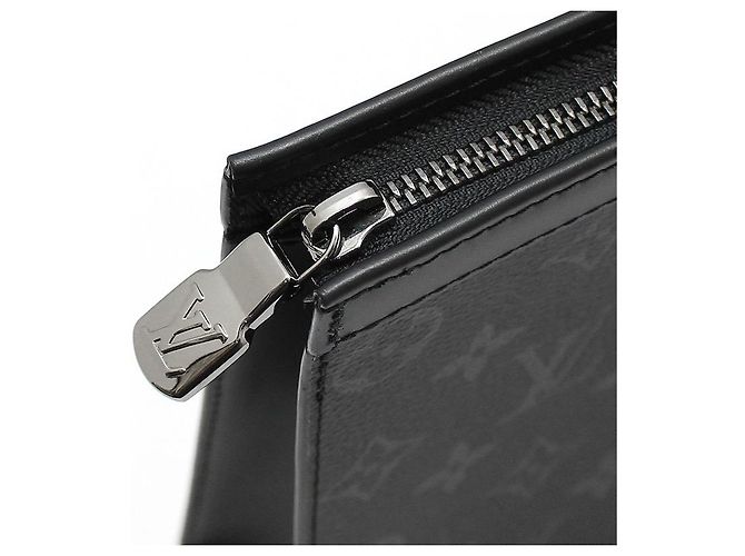 Louis Vuitton Pochette Voyage MM Monogram Eclipse - vista 8