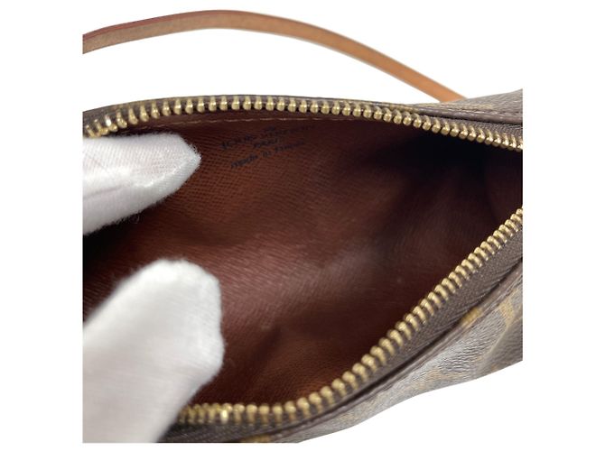 Louis Vuitton Pouch Monogram Mini Papillon - vista 4