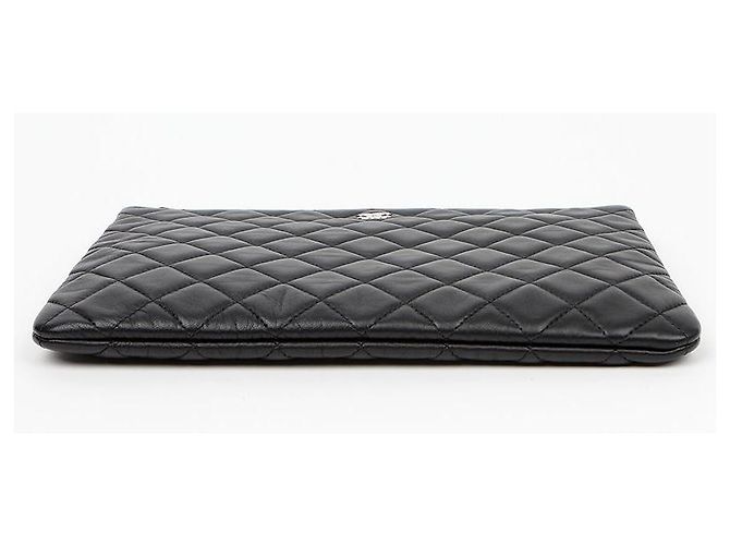 Chanel Classic New Medium Lambskin Clutch Black Silver - vista 6