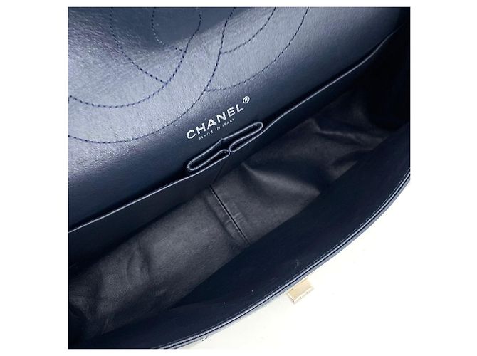 Chanel Borsa a tracolla Large Maxi Flap in vernice - vista 16