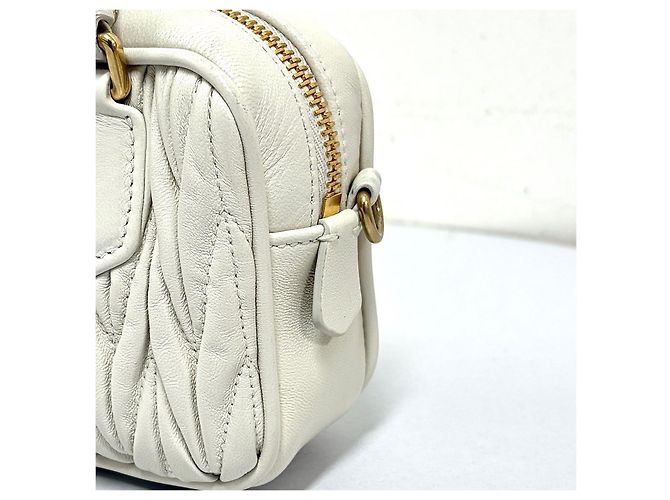 Miu Miu Mini borsa tote e borsa a tracolla in nappa matelassé - vista 10