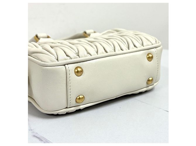 Miu Miu Mini borsa tote e borsa a tracolla in nappa matelassé - vista 12