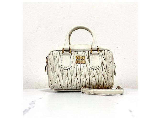 Miu Miu Mini borsa tote e borsa a tracolla in nappa matelassé - vista 7