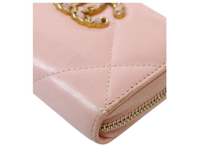Chanel Portefeuille porte-cartes zippé en agneau rose - vue 5