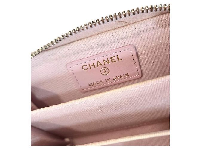 Chanel Portefeuille porte-cartes zippé en agneau rose - vue 7