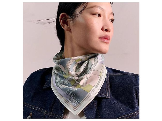 Hermès Sciarpa di seta da donna Blanc Ver Amande Rose - vista 3
