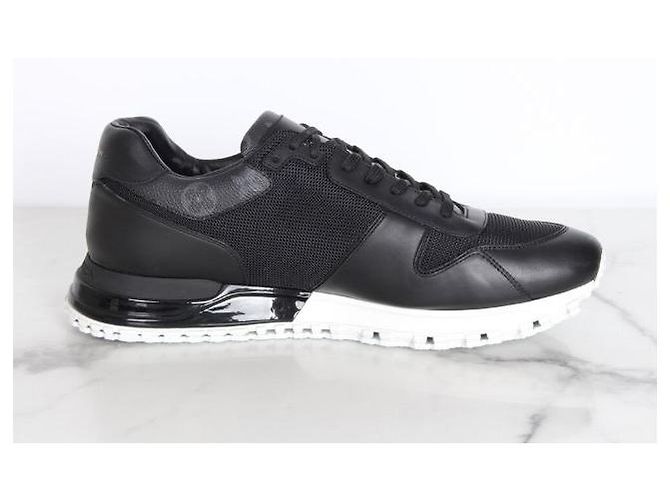 Louis Vuitton Sneakers Monogram Runaway Mesh Black - vista 4