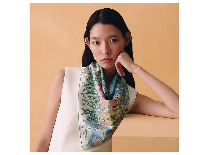 Hermès Carré in seta da donna - vista 3