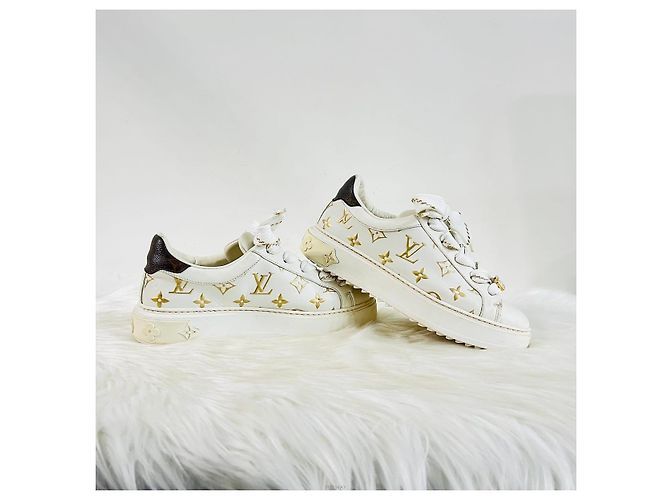 Louis Vuitton Sneakers Monogram Time Out Gold - vista 4