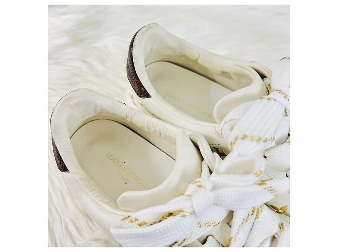 Louis Vuitton Sneakers Monogram Time Out Gold - vista 6