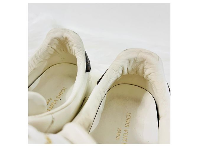 Louis Vuitton Sneakers Monogram Time Out Gold - vista 8