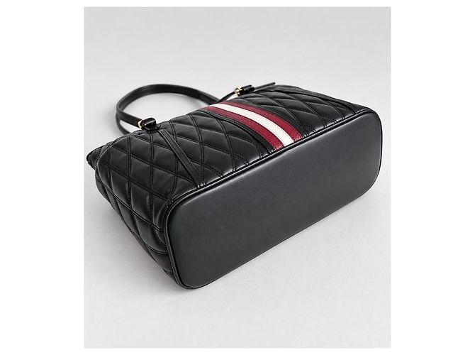 Bally Gesteppte Leder-Schultertasche - Ansicht 9