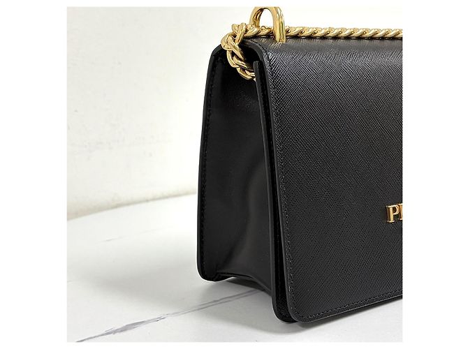 Prada Saffiano Schultertasche mit Kette Schwarz - Ansicht 10