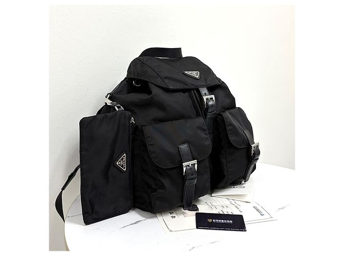 Prada Sac à dos Medium en nylon avec logo triangle Noir - vue 4