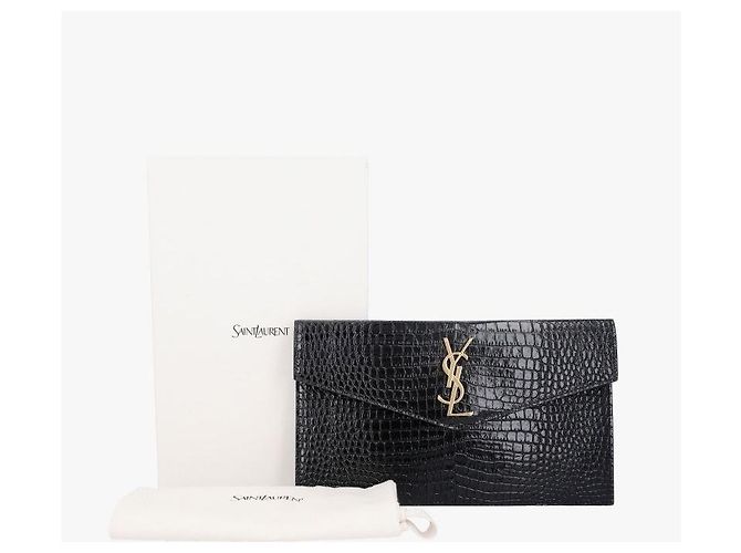 Autre Marque Clutch Envelope Cassandra Monogram com Relevo de Crocodilo e Ferragens Douradas Small - vista 10