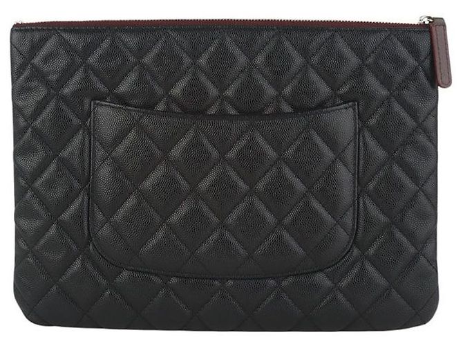 Chanel Clutch Pocket Caviar Plateada Medium - vista 3