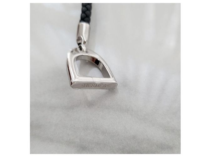 Hermès Geflochtenes Armband mit Steigbügelverschluss - Ansicht 6