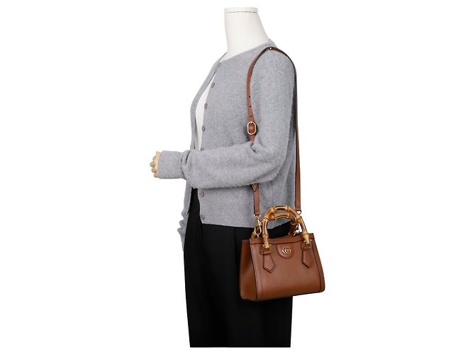 Gucci Borsa Mini Tote Diana Marrone - vista 11