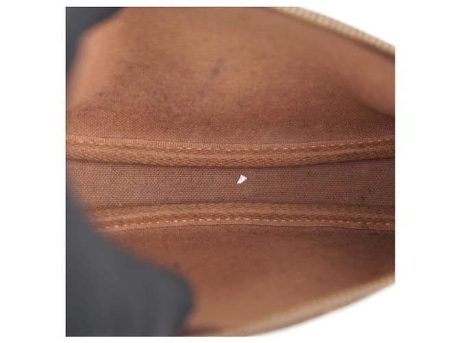 Louis Vuitton Mini Monogram Canvas Pouch - Ansicht 9