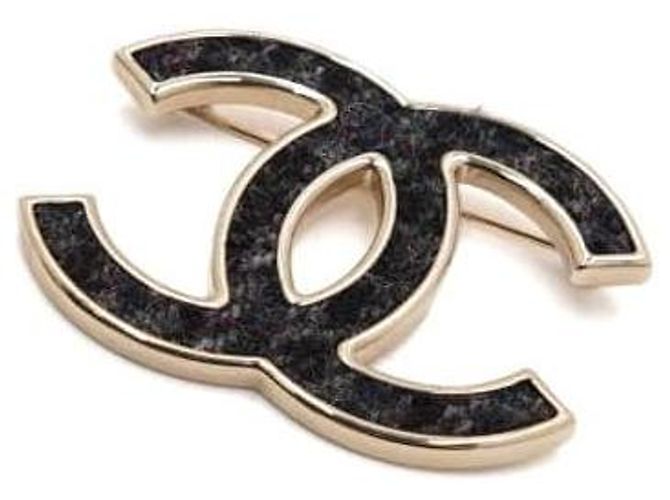 Chanel Spilla Season in tweed multicolore con logo CC - vista 2