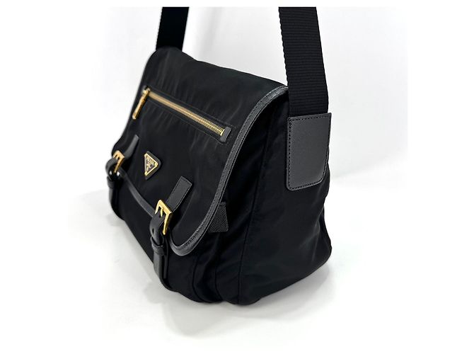 Prada Borsa Messenger Crossbody in Nylon con Logo Triangle Nero - vista 9