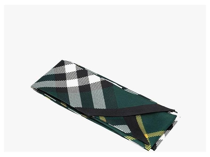 Burberry Sciarpa Skinny in Twill di Seta a Quadri - vista 4
