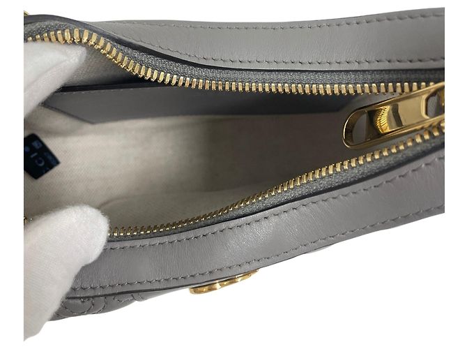 Gucci Mini borsa a tracolla hobo a mezzaluna matelassé - vista 6