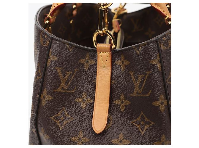 Louis Vuitton Borsa Tote Montagne MM Monogram Canvas - vista 7
