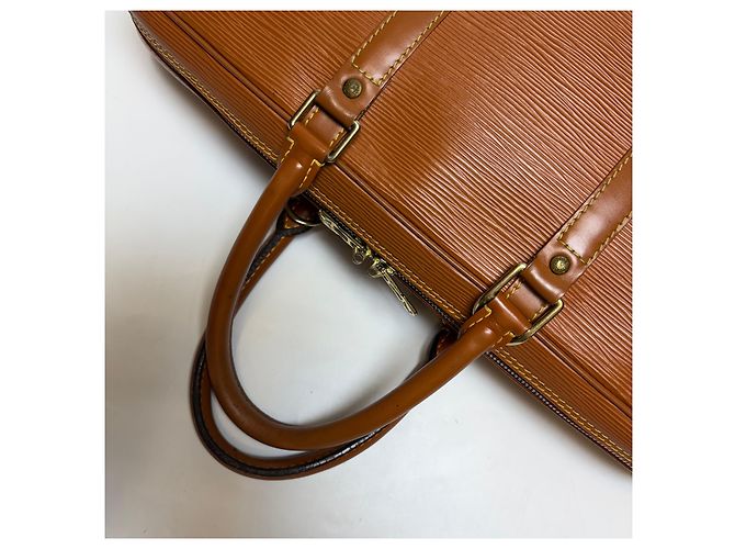 Louis Vuitton Portadocumenti Epi Camel Unisex (Valigetta Premium) - vista 13