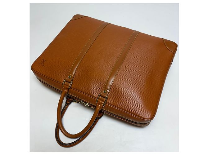 Louis Vuitton Portadocumenti Epi Camel Unisex (Valigetta Premium) - vista 14