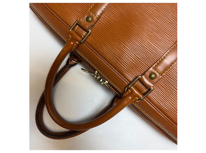 Louis Vuitton Portadocumenti Epi Camel Unisex (Valigetta Premium) - vista 15