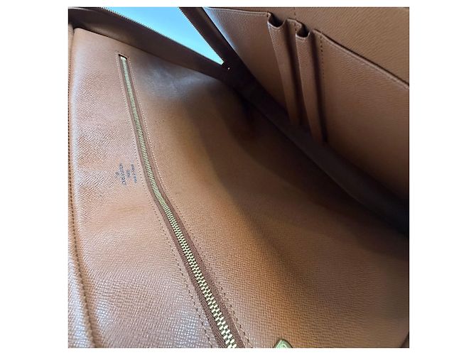 Louis Vuitton Portadocumenti Epi Camel Unisex (Valigetta Premium) - vista 18