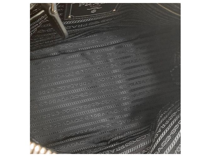 Prada Borsa Tote Dome in Nylon e Vitello Morbido Borsa a Spalla - vista 15