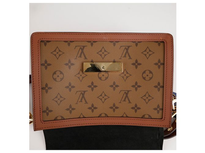 Louis Vuitton Borsa a tracolla Dolphin in Monogram Reverse Canvas - vista 12