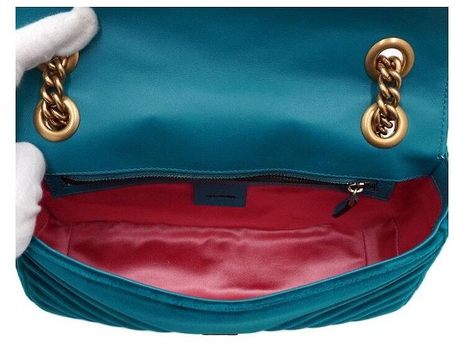 Gucci Borsa a tracolla in velluto matelassé con catena dorata - vista 5